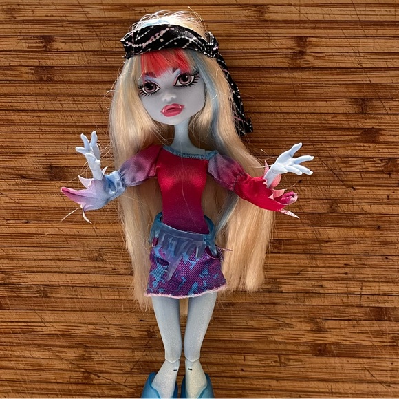 Monster High Music Festival - Abbey Bominable Doll fully clothed Discontinued - Picture 9 of 10